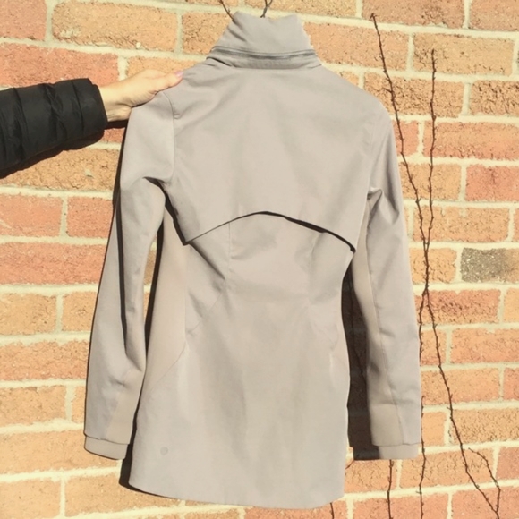 Lululemon Like A Glove Jacket in Dark Chrome - Picture 12 of 16